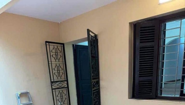 Cho thuê nhà làm VP kinh doanh, TT dạy học Phố Hoàng Ngân, 3 tầng, 90m2, MT 5m, 19 Triệu